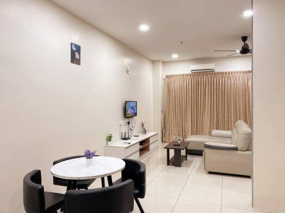 Cozyhouse 4Room 3Bath Room 10Pax'''Simpangampattasek Simpang Ampat  Dış mekan fotoğraf